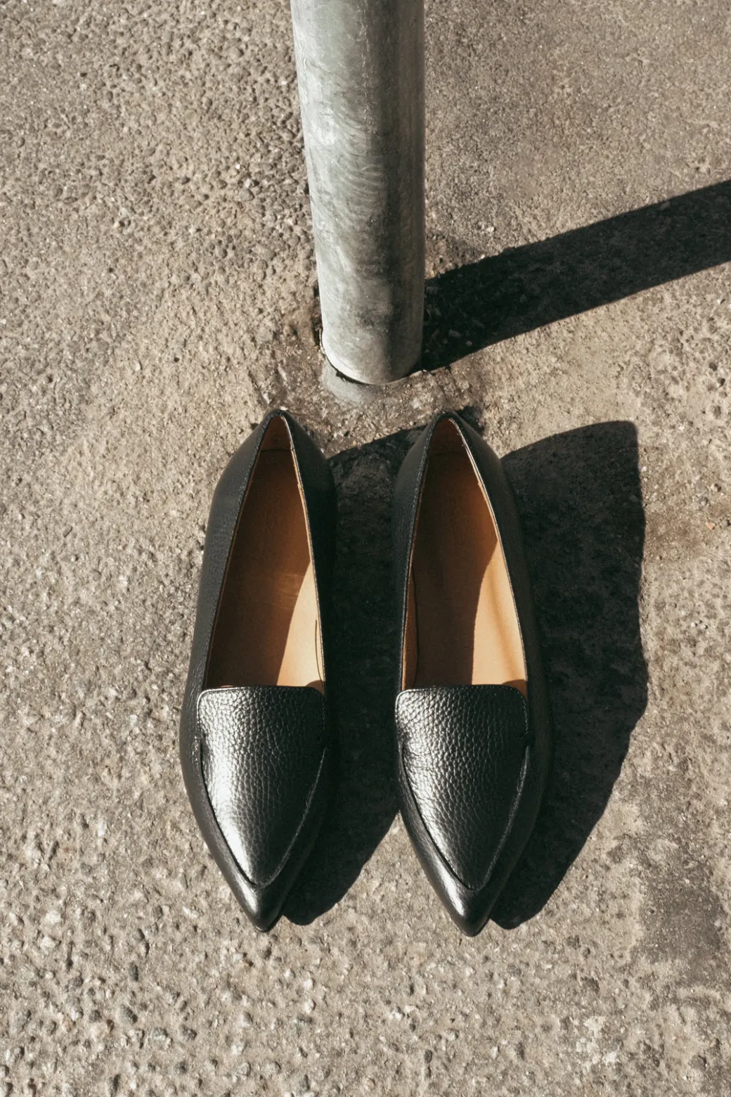 alex_grained_leather_blac_5.webp Loafers^Flattered Alex Grained Leather Black