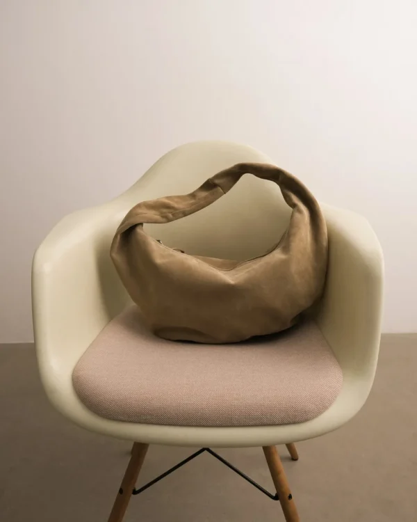 Shoulder Bags^Flattered Alva Shoulder Bag Suede Sand