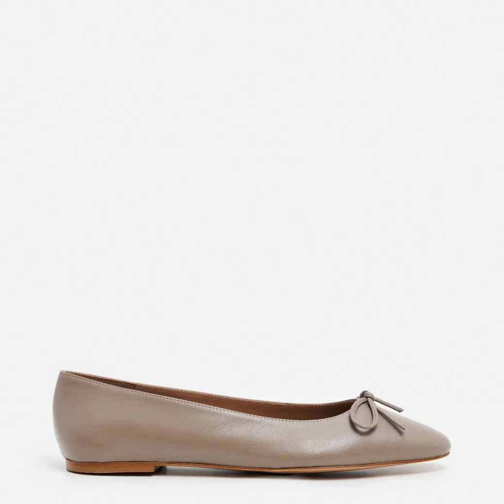 bodil_leather_taupe_0.webp Ballet Flats^Flattered Bodil Leather Taupe