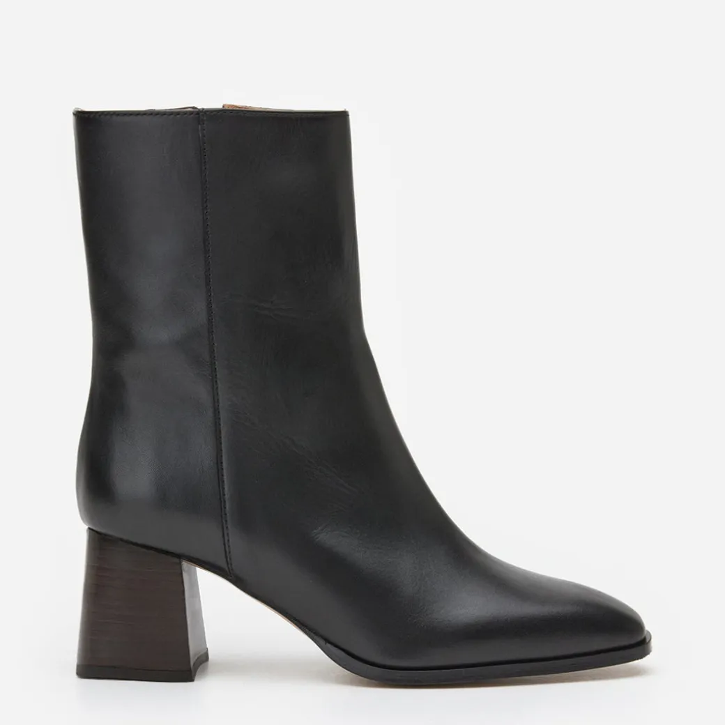 christa_leather_black_0.webp Boots^Flattered Christa Leather Black