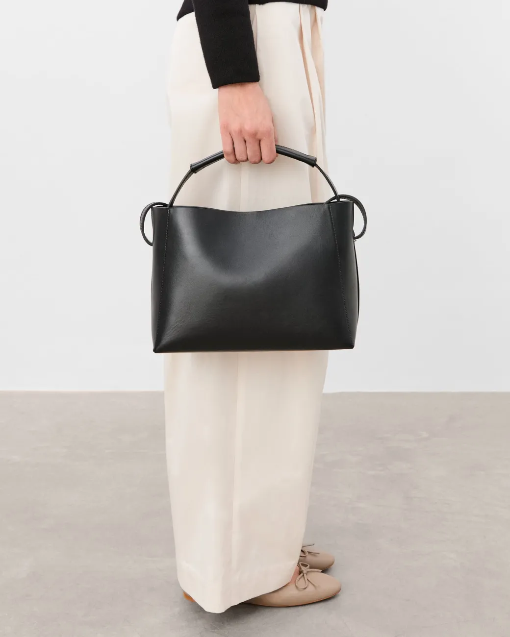 hedda_midi_handbag_leathe_2.webp Top Handle Bags | Shoulder Bags^Flattered Hedda Midi Handbag Leather Black