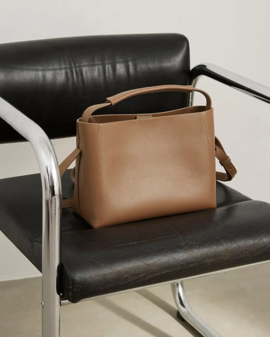 hedda_midi_handbag_leathe_7-1.webp Top Handle Bags | Shoulder Bags^Flattered Hedda Midi Handbag Leather Nut