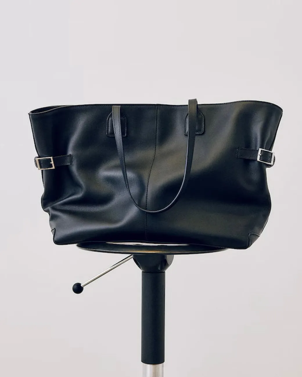 lesley_tote_bag_leather_b_6.webp Tote Bags^Flattered Lesley Tote Bag Leather Black