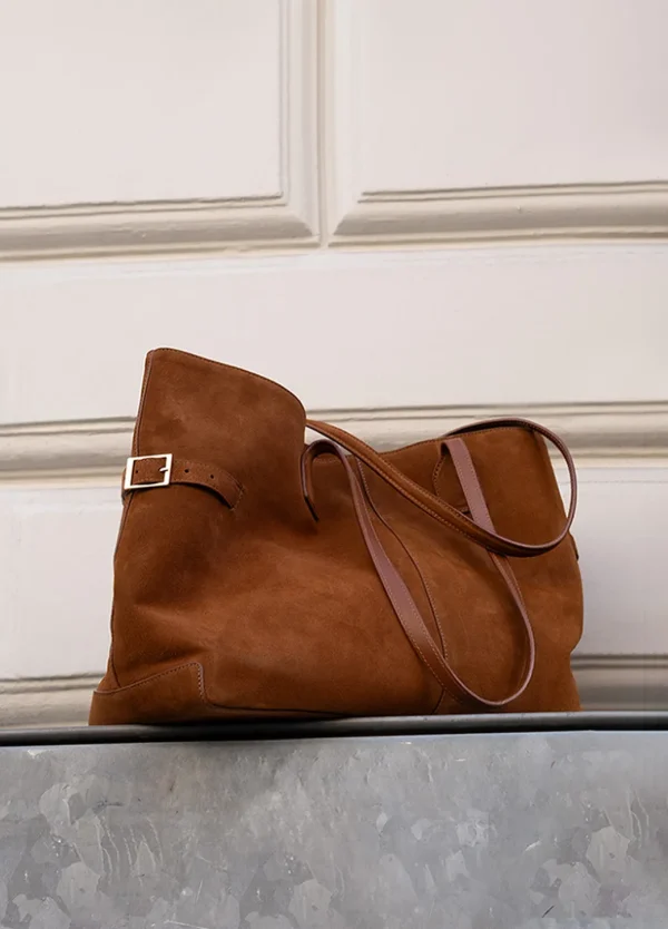 Tote Bags^Flattered Lesley Tote Bag Suede Bourbon