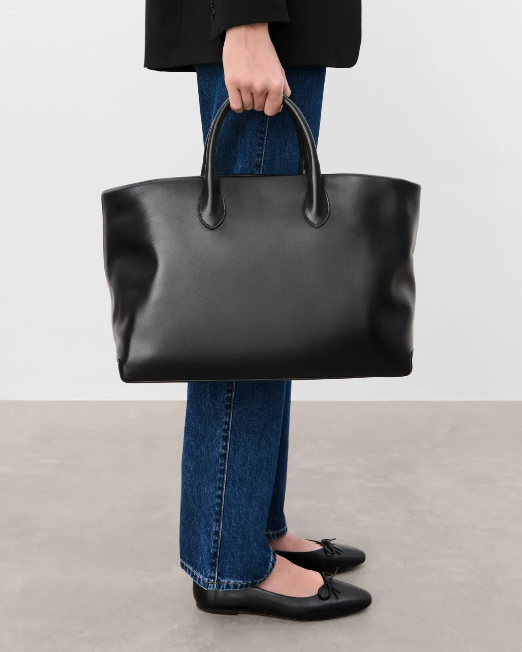 lola_tote_leather_black_2.webp Top Handle Bags | Tote Bags^Flattered Lola Tote Leather Black