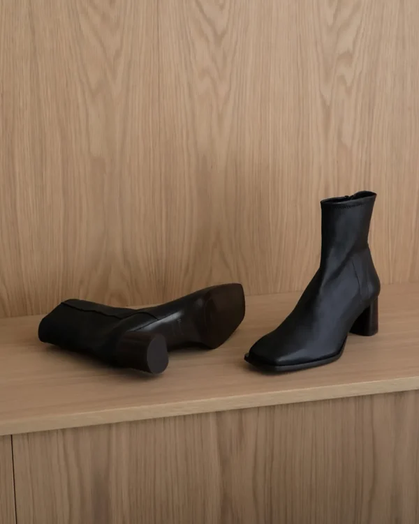 Boots^Flattered Margret Leather Black