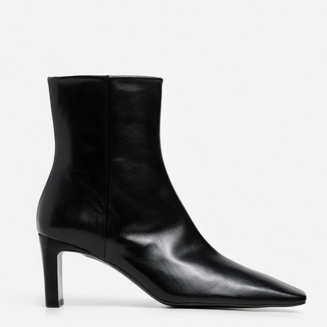 moa_leather_black_0.webp Boots^Flattered Moa Leather Black