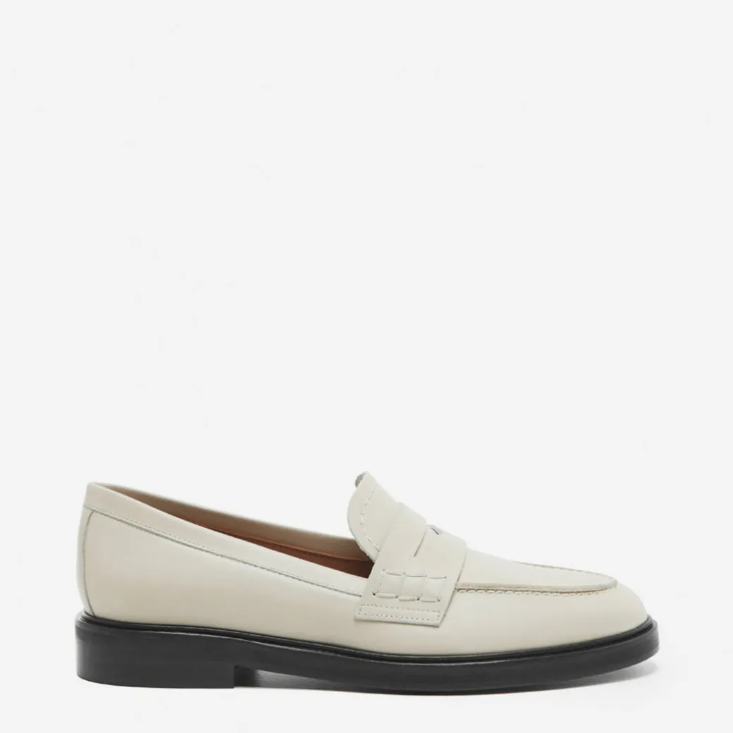 sara_leather_creme_0.webp Loafers^Flattered Sara Leather Creme